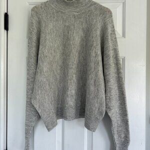 H&M Pullover Cozy Mockneck Batwing Sweater | Gray | Size L